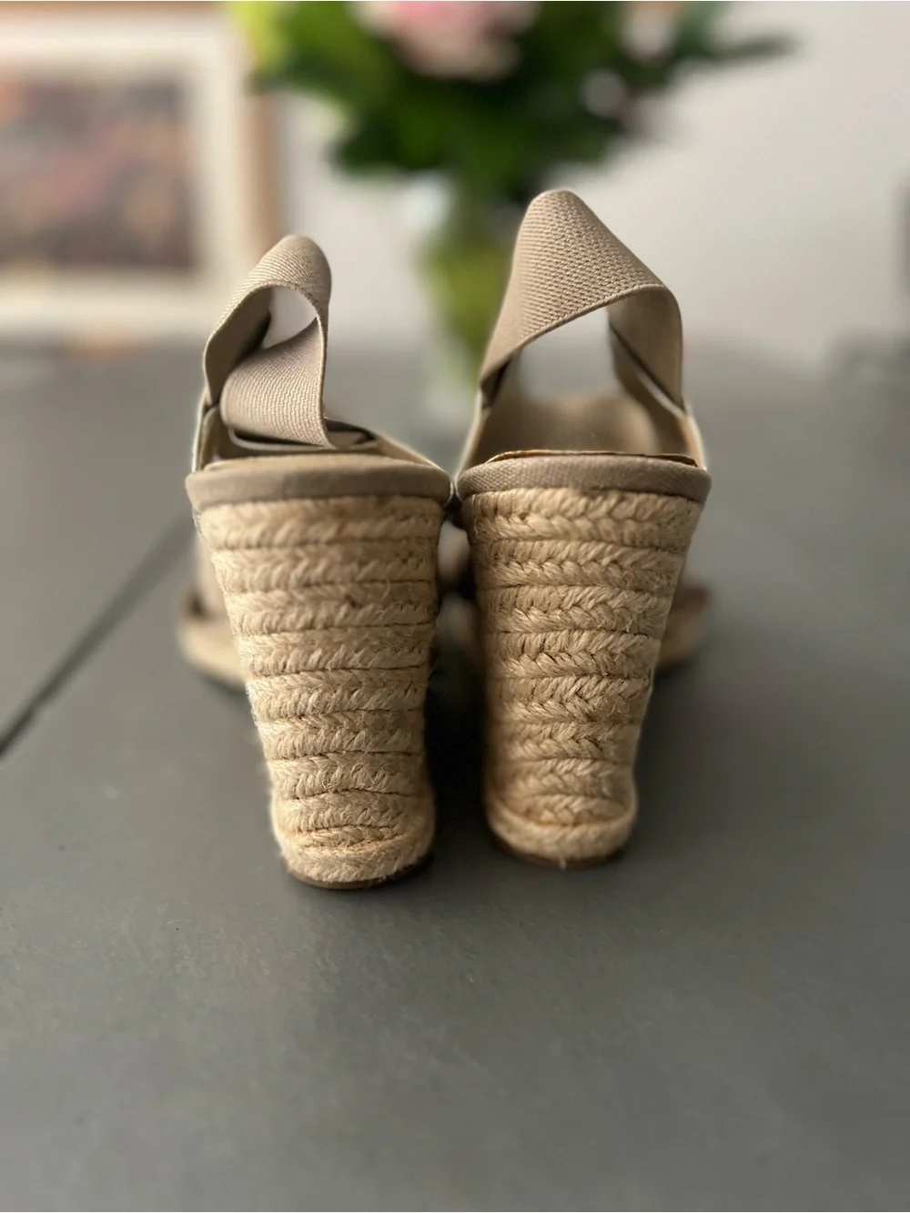 Tahari Nude Beige Espadrille Wedge Sandals Size 8M Resort Coastal‎ Chic